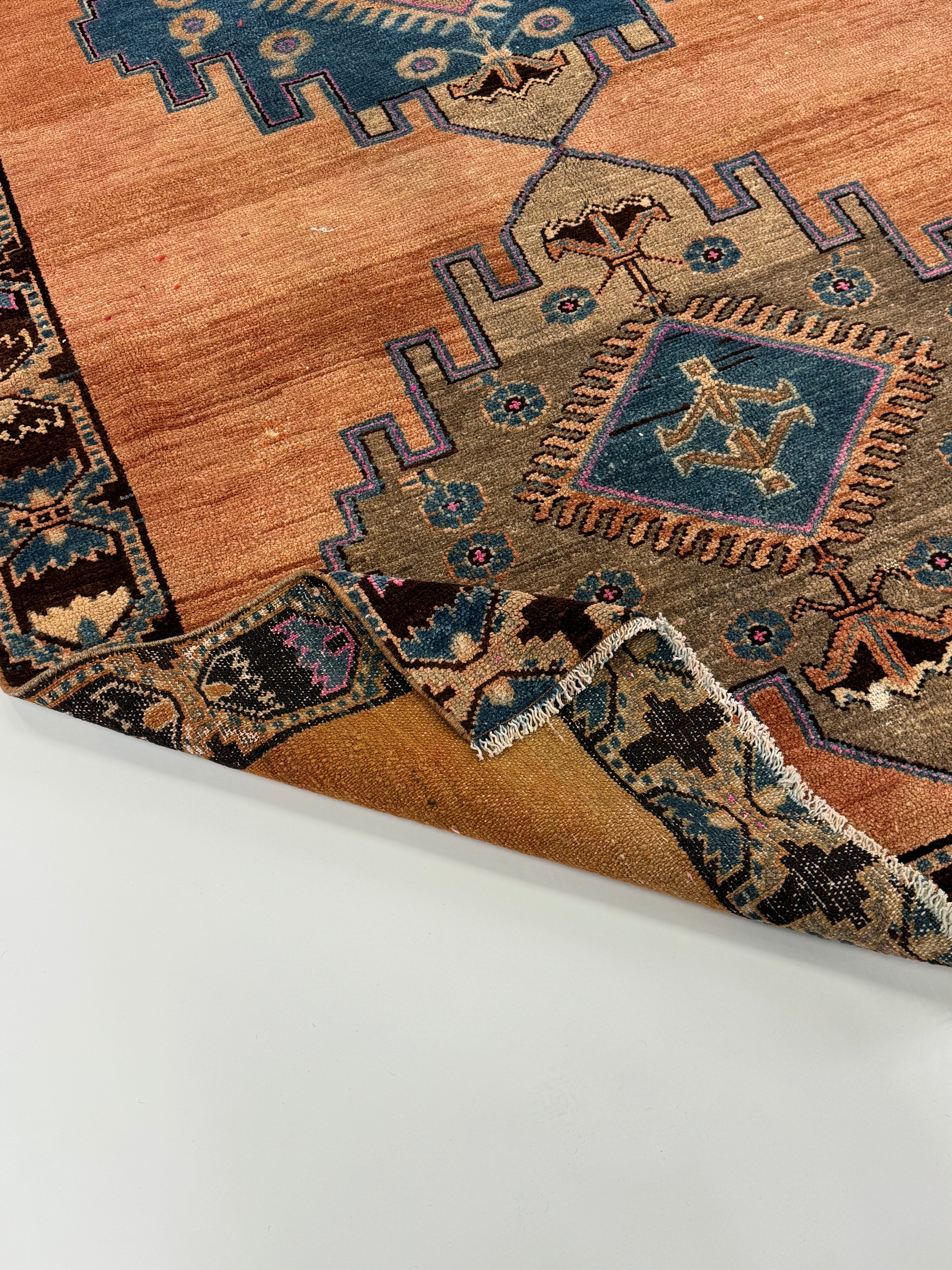 Vintage Turkish rugs with unique character – handcrafted, eco-friendly by Home on Center