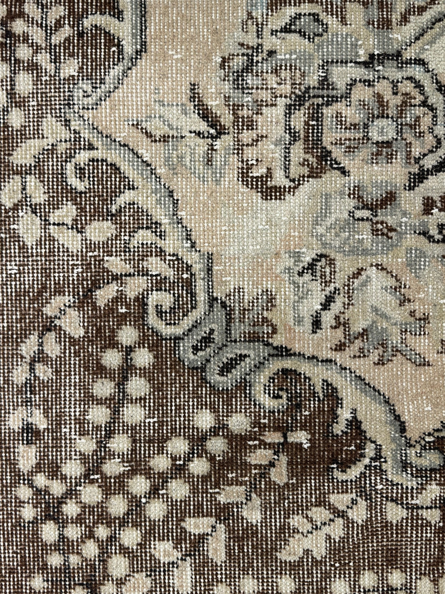 The Ulloa Vintage Rug (5.9x9.8')